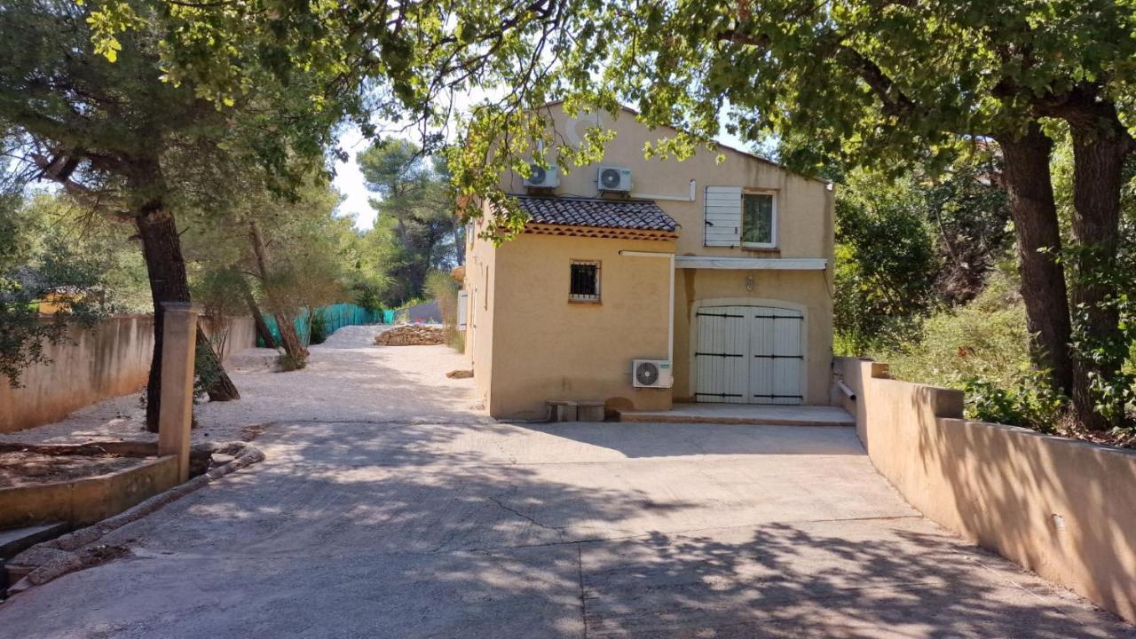 Au Pied De La Sainte Victoire Villa *